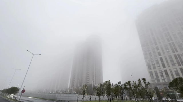 82个市县区发布大雾预警 江西近期缘何“大雾锁城”？