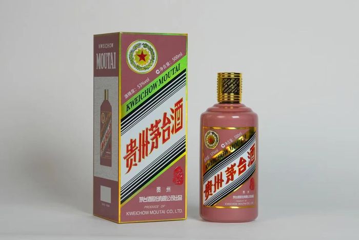 蛇年生肖茅台酒 / 图片来源：贵州茅台官方微信公众号